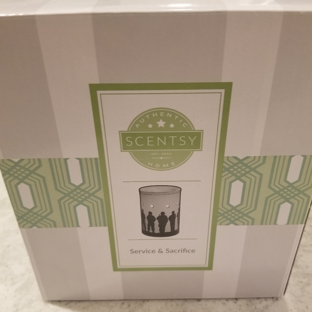 Scentsy Service and Sacrifice Warmer NEW M… - Picture 5 of 8